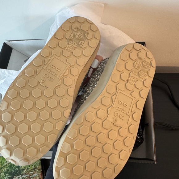 ShuShop Kids Glitter Sneakers - Picture 4 of 5